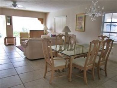 Living room seats six