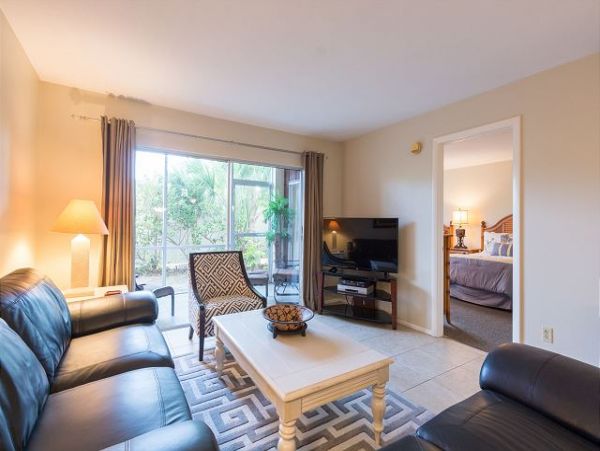 First Floor Two Bedroom Condo in Siesta Key Walk To Beach