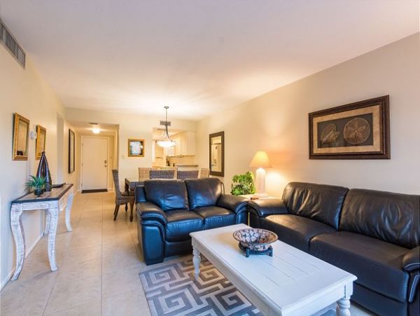 First Floor Two Bedroom Condo in Siesta Key Walk To Beach