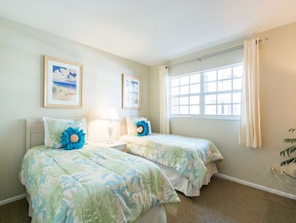 First Floor Two Bedroom Condo in Siesta Key Walk To Beach