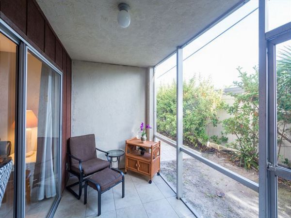 First Floor Two Bedroom Condo in Siesta Key Walk To Beach