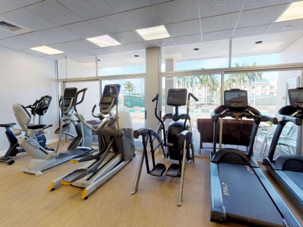 First Floor Two Bedroom Condo in Siesta Key Walk To Beach