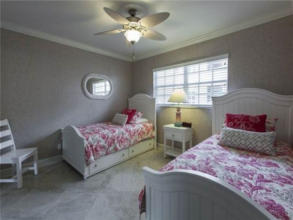Siesta Key Lovely 2 Bedroom Condo