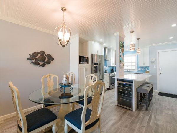 Gulf Side Vacation Condo in Siesta Key - Sleeps 6 Guests