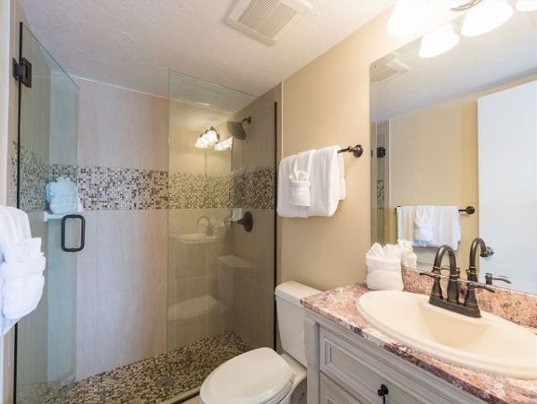 Majestic Stunning Beach to Bay Condo