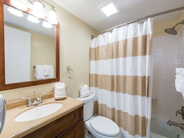 Majestic Stunning Beach to Bay Condo