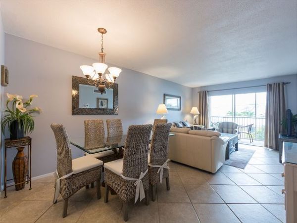 Majestic Stunning Beach to Bay Condo