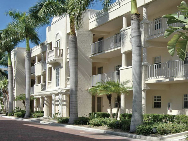 Majestic Stunning Beach to Bay Condo