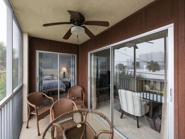 Majestic Stunning Beach to Bay Condo