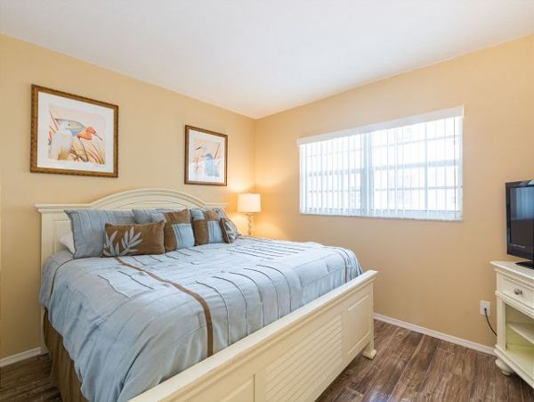 Majestic Stunning Beach to Bay Condo