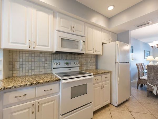 Majestic Stunning Beach to Bay Condo