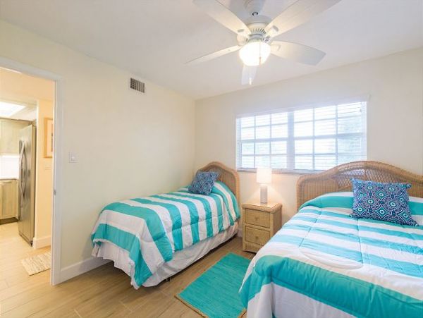 Upscale Bay to Beach Resort