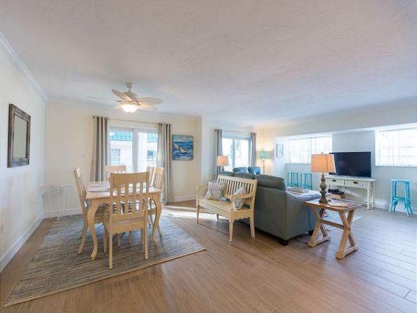 Upscale Bay to Beach Resort