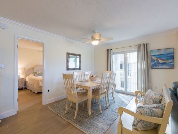 Upscale Bay to Beach Resort