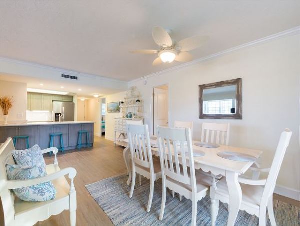 Upscale Bay to Beach Resort