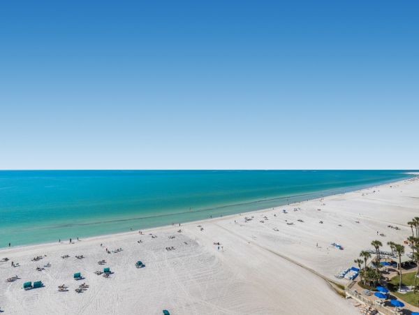 Upscale Bay to Beach Resort