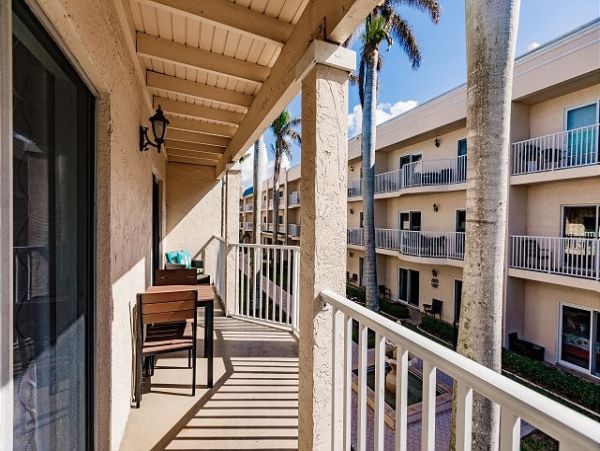 Siesta Key Two Bedroom Condo Crescent Beach