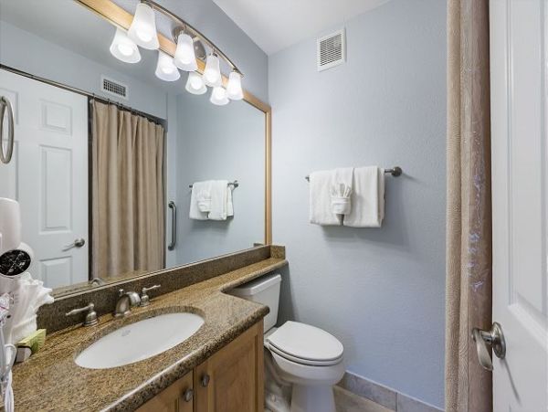 Siesta Key Beautifully Renovated Two-Bedroom Bayside Condo