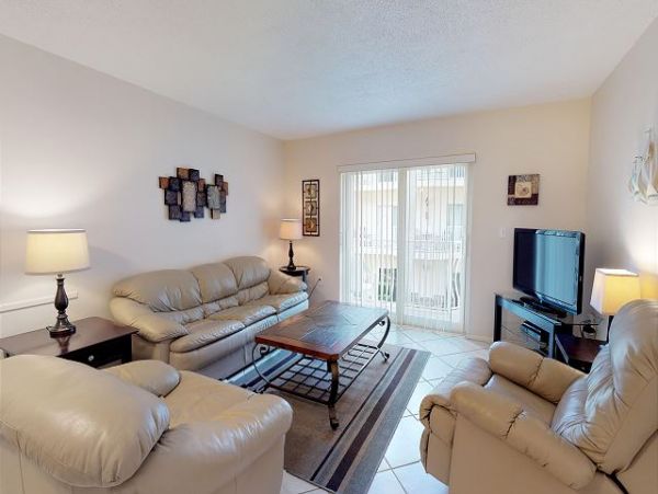 Bayside 2 Bedroom Condo in Siesta Key Sleeps 6