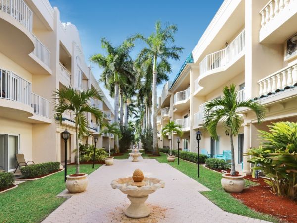 Bayside 2 Bedroom Condo in Siesta Key Sleeps 6