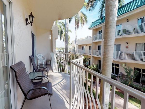 Bayside 2 Bedroom Condo in Siesta Key Sleeps 6