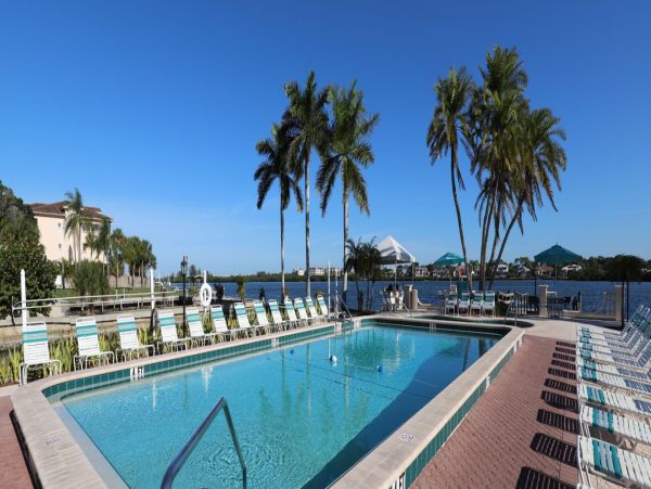 Bayside 2 Bedroom Condo in Siesta Key Sleeps 6