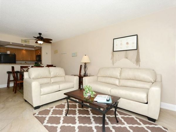 Two Bedroom Sarasota Vacation Condo on Beach with Bay Views