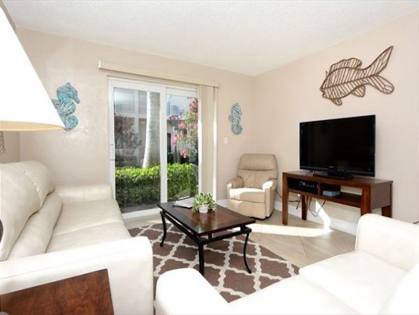 Two Bedroom Sarasota Vacation Condo on Beach with Bay Views