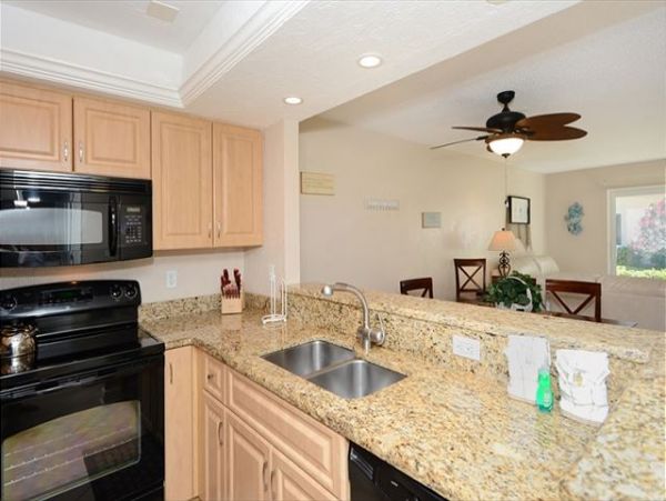 Two Bedroom Sarasota Vacation Condo on Beach with Bay Views