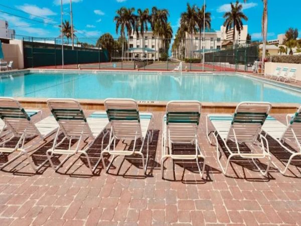 Two Bedroom Sarasota Vacation Condo on Beach with Bay Views
