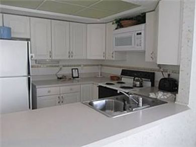 Fully equipped open kitchen