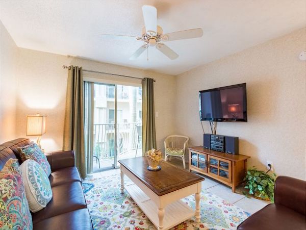 Lovely Vacation Condo in Siesta Key Sleeps 6 Guests