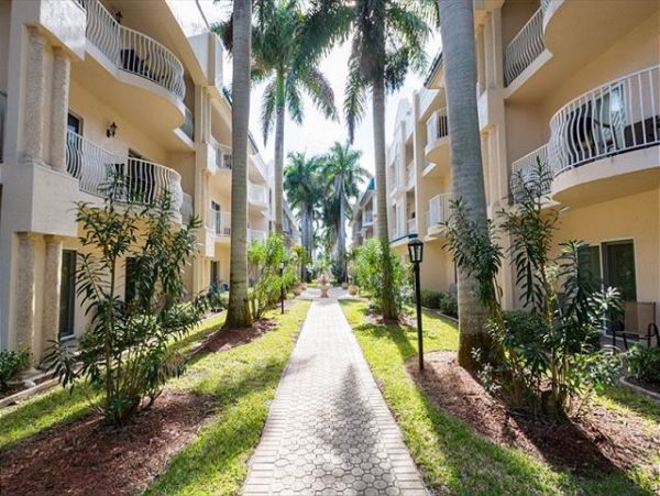 Lovely Vacation Condo in Siesta Key Sleeps 6 Guests