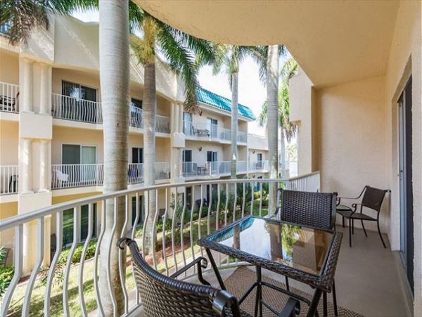 Lovely Vacation Condo in Siesta Key Sleeps 6 Guests