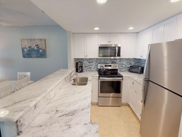 Lovely 2 Bedroom Condo in Siesta Key Sleeps 6