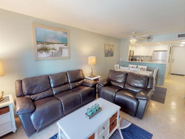 Lovely 2 Bedroom Condo in Siesta Key Sleeps 6