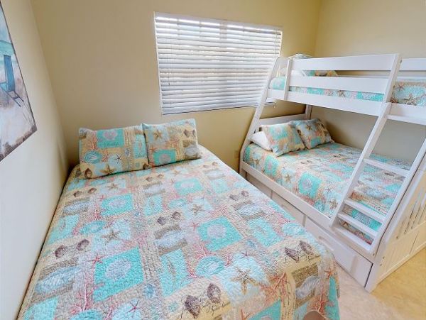 Lovely 2 Bedroom Condo in Siesta Key Sleeps 6