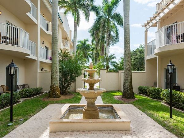 Lovely 2 Bedroom Condo in Siesta Key Sleeps 6