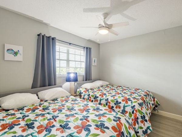 Siesta Key Beautiful Two Bedroom Vacation Condo