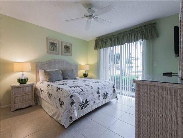 Two Bedroom Condo in Siesta Key Sleeps Six Guests