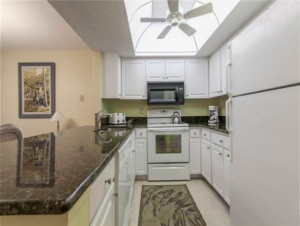 Two Bedroom Condo in Siesta Key Sleeps Six Guests