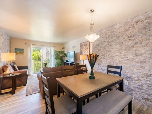 Second-Floor Condo with 2 Bedrooms in Siesta Key