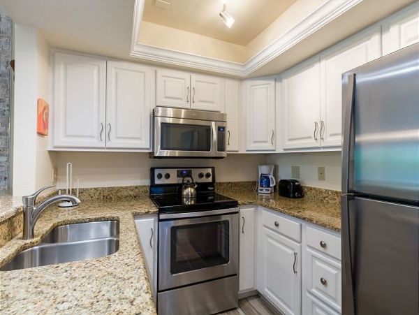 Second-Floor Condo with 2 Bedrooms in Siesta Key