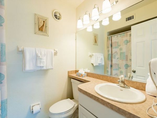 Second-Floor Condo with 2 Bedrooms in Siesta Key