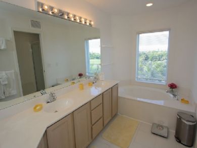 Monthly Naples Two Bedroom Condo with Den
