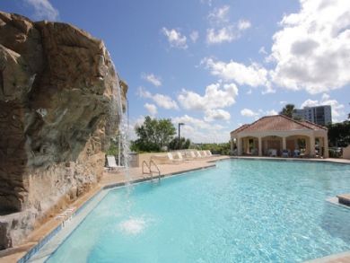 Monthly Naples Two Bedroom Condo with Den
