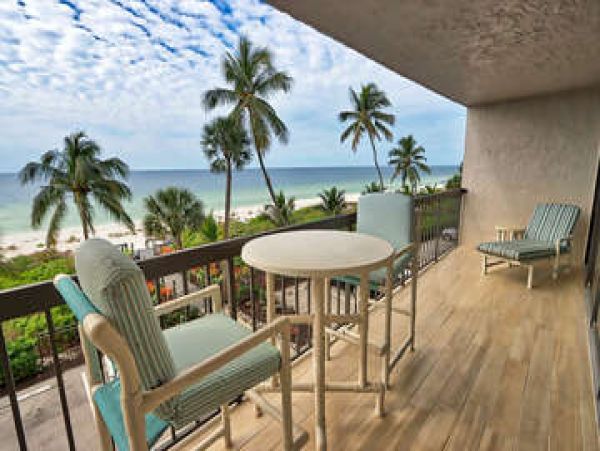 Amazing Beachfront Vacation Condo