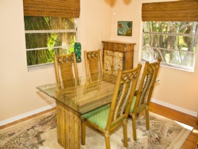 Naples Home 879084