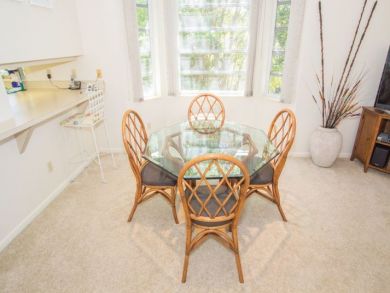 Dining Table & Chairs