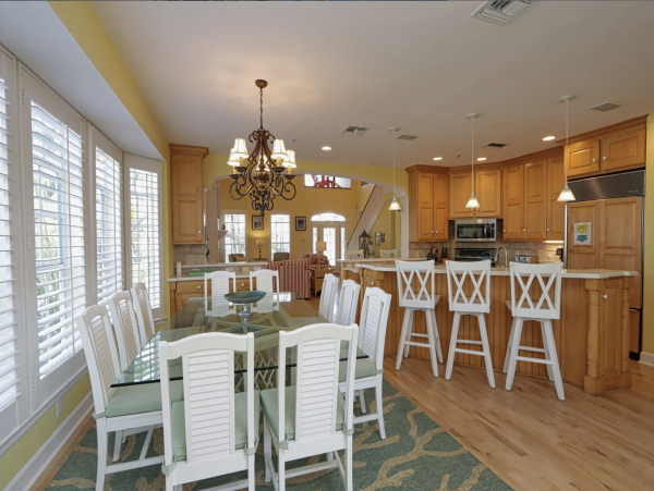 Five Bedroom Captiva Vacation Rental - 200ft from Beach!